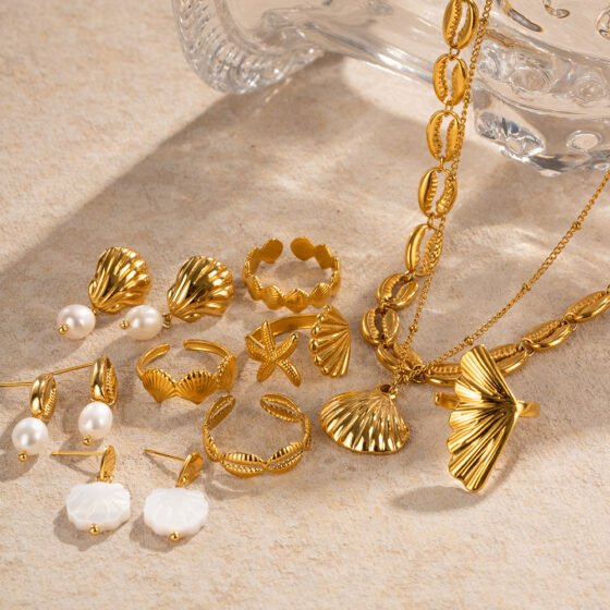 Shell Necklace No. 005
