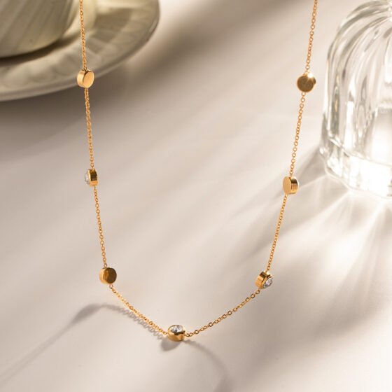 Crystal Round Necklace No. 028