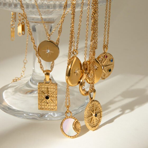Crystal Pendant Necklace No. 043