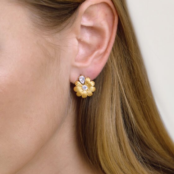 Crystal Floral Earrings No. 068
