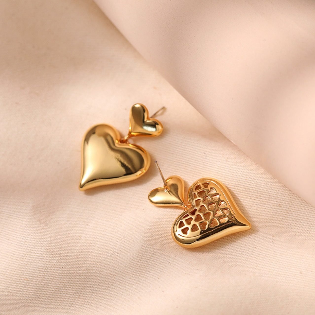 Heart Stud Earrings No. 087 - view 4