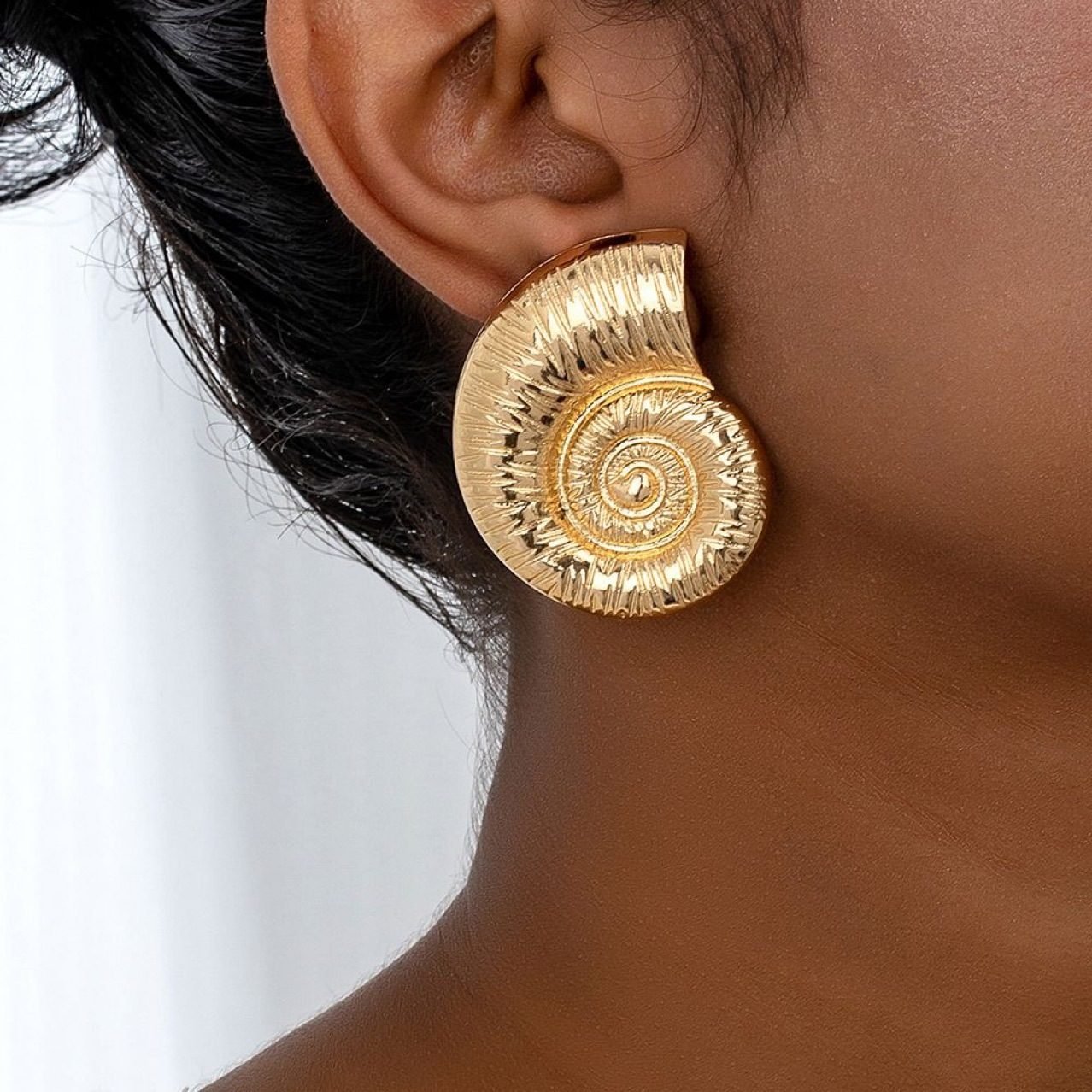 Shell Vintage Stud Earrings - view 5