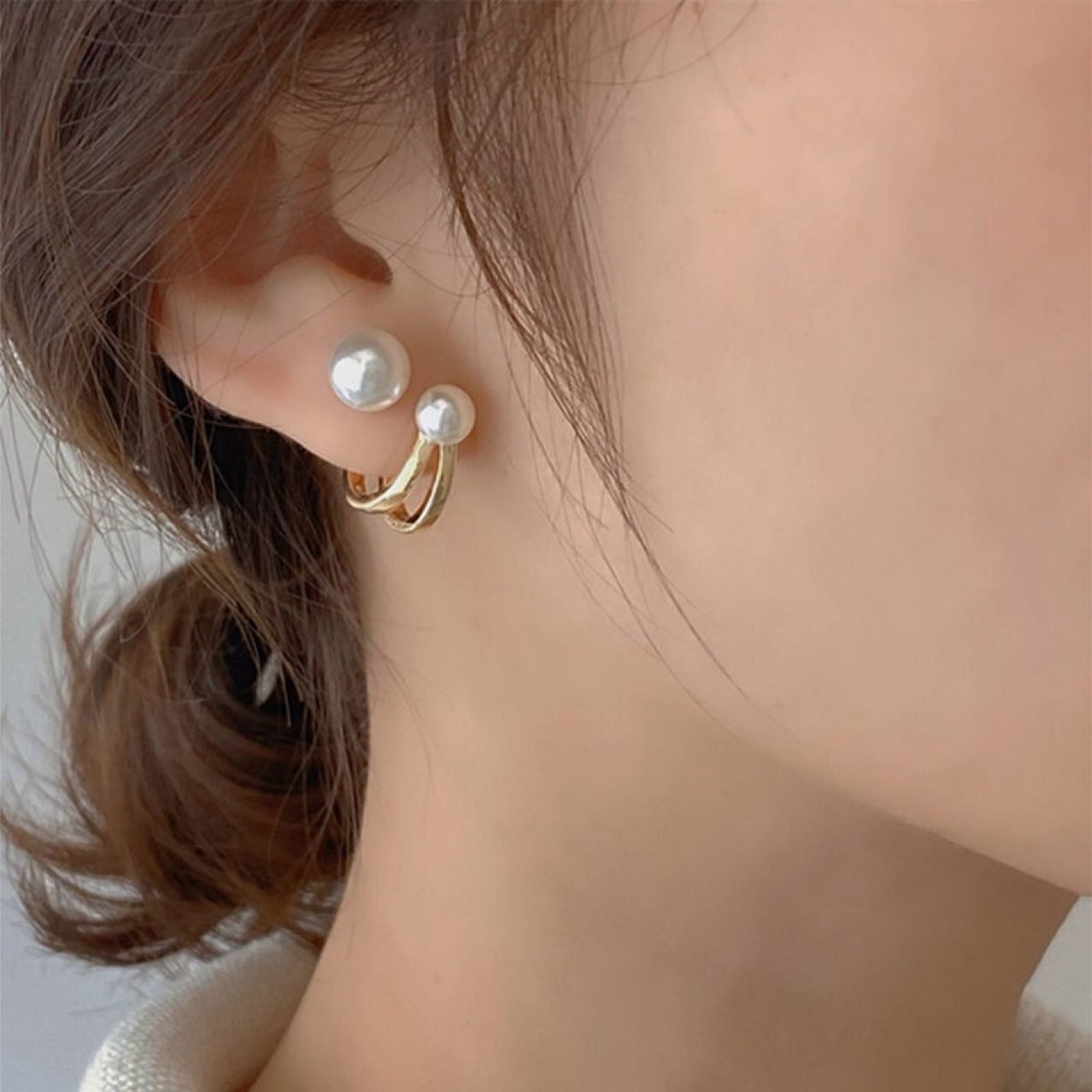 Pearl Stud Earrings No. 160 - view 2