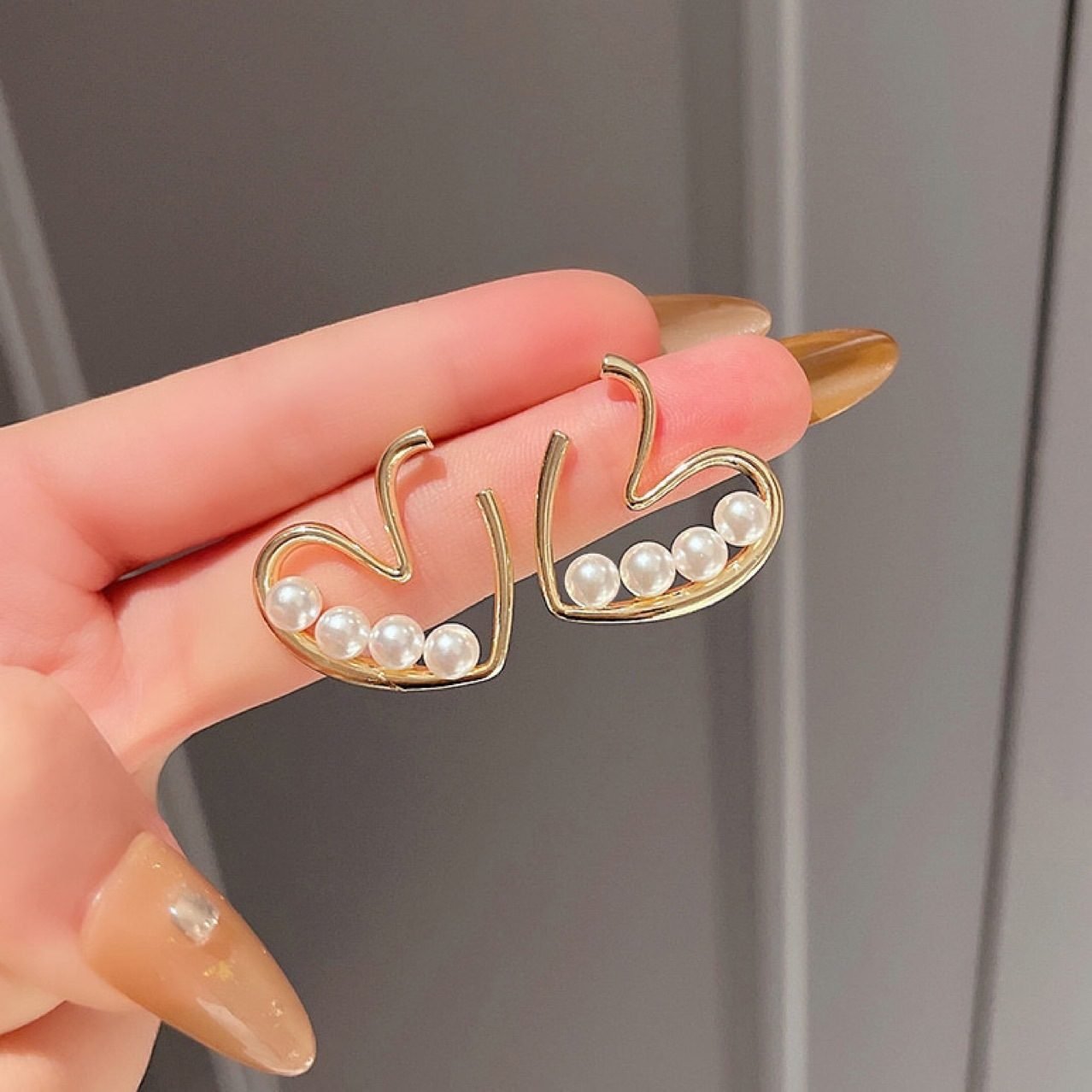 Pearl Heart Stud Earrings - view 5