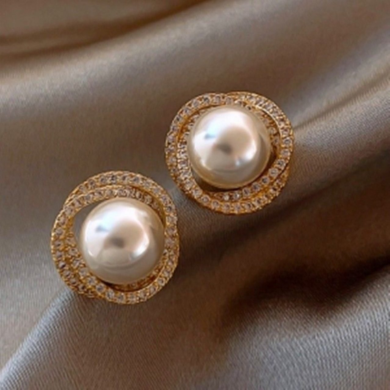 Pearl Vintage Stud Earrings No. 238 - view 2