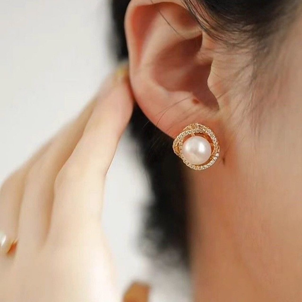 Pearl Vintage Stud Earrings No. 238 - view 3