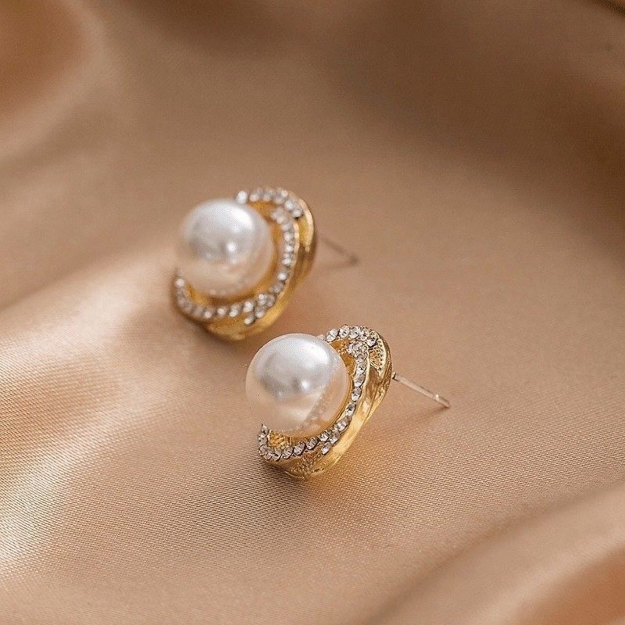 Pearl Vintage Stud Earrings No. 238 - view 4
