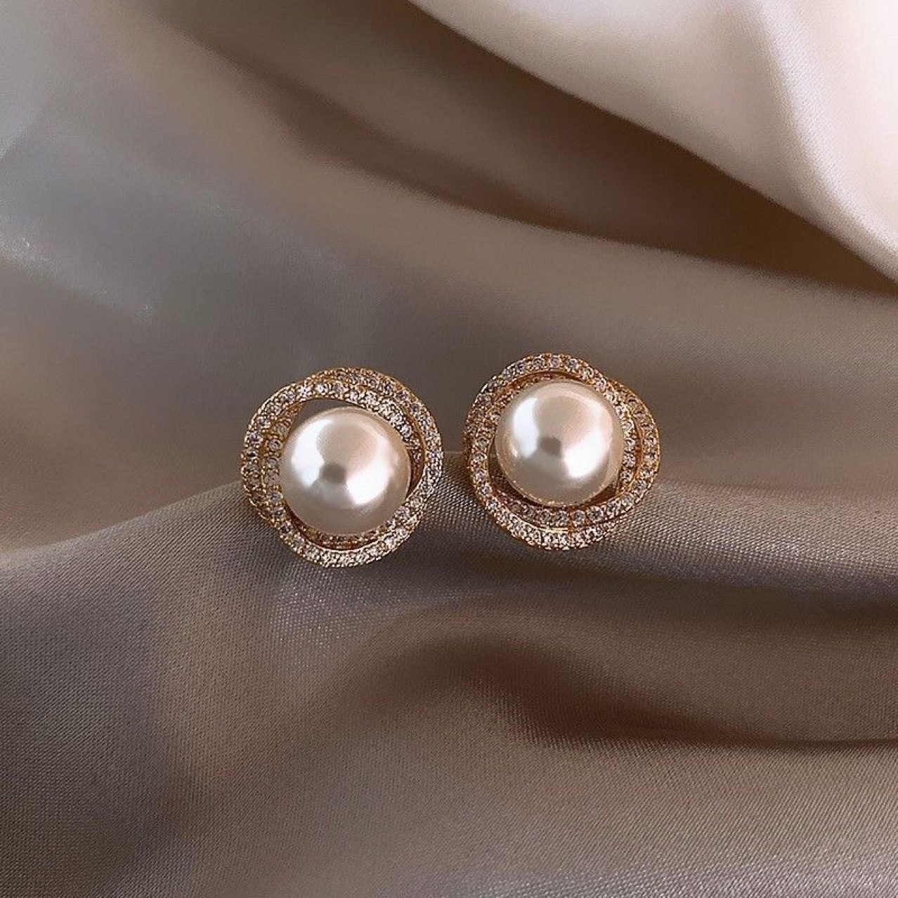 Pearl Vintage Stud Earrings No. 238 - view 5