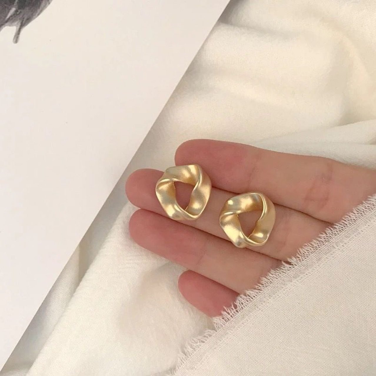 Vintage Stud Earrings No. 282 - view 3