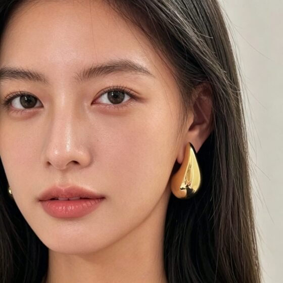 Dewdrop Vintage Stud Earrings - view 1