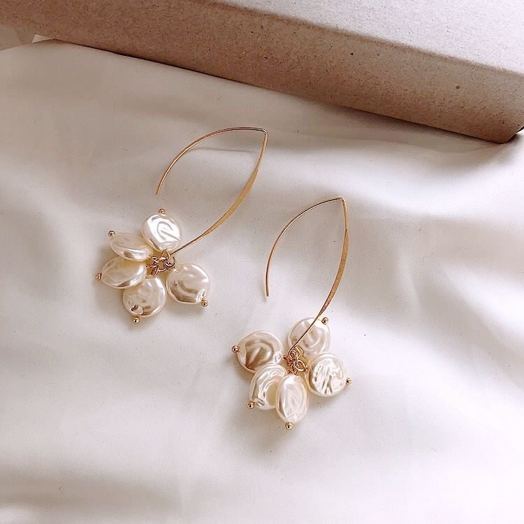 Pearl Shell Stud Earrings - view 3
