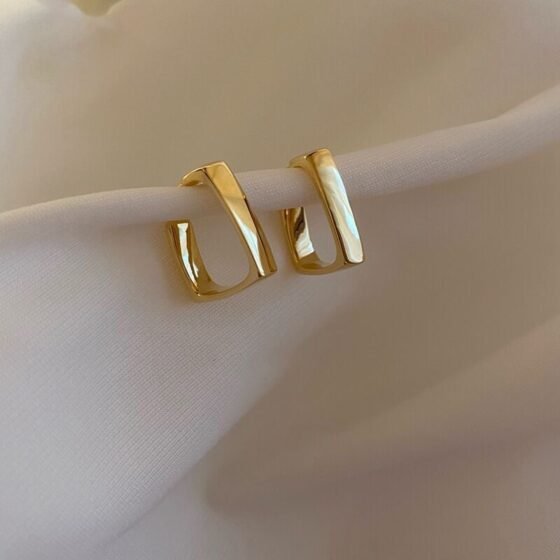 Pearl Hoop Earrings No. 329 - view 1