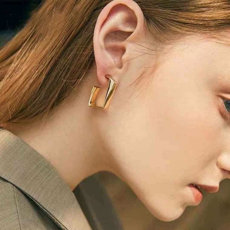 Pearl Hoop Earrings No. 329 - view 3