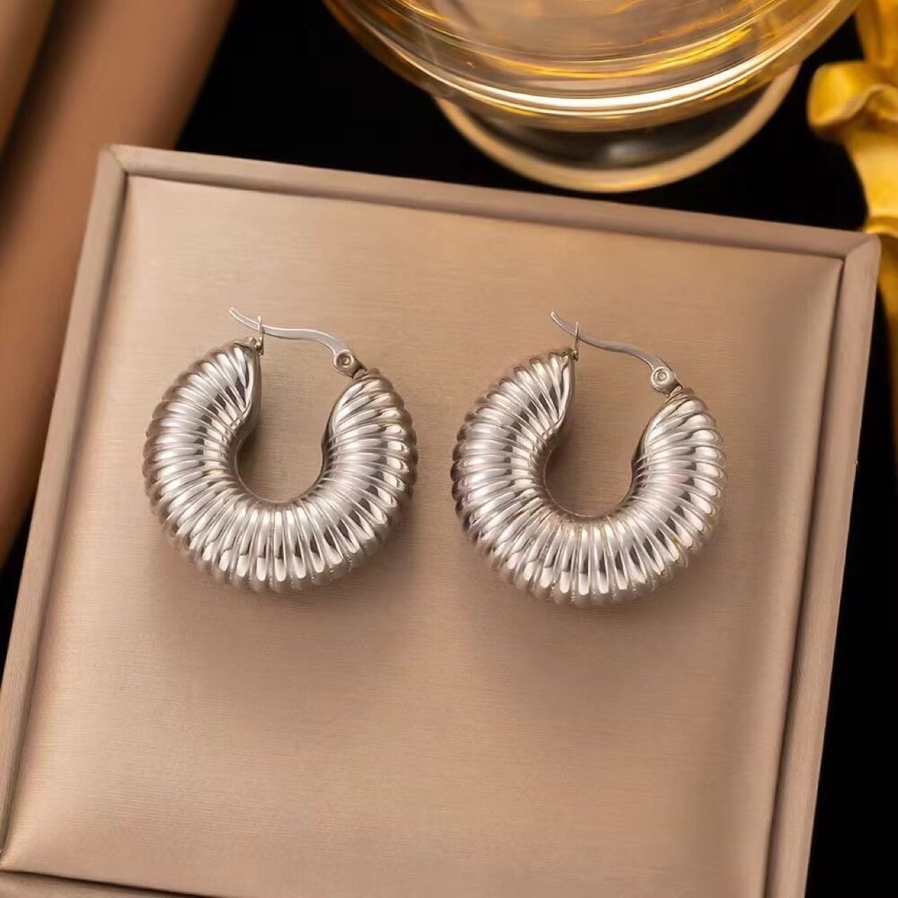 Sculptural Earrings No. 350 - view 6