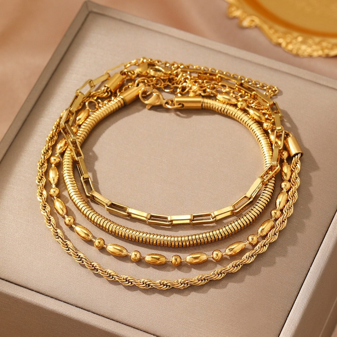 Chain Vintage Jewelry Set - view 3